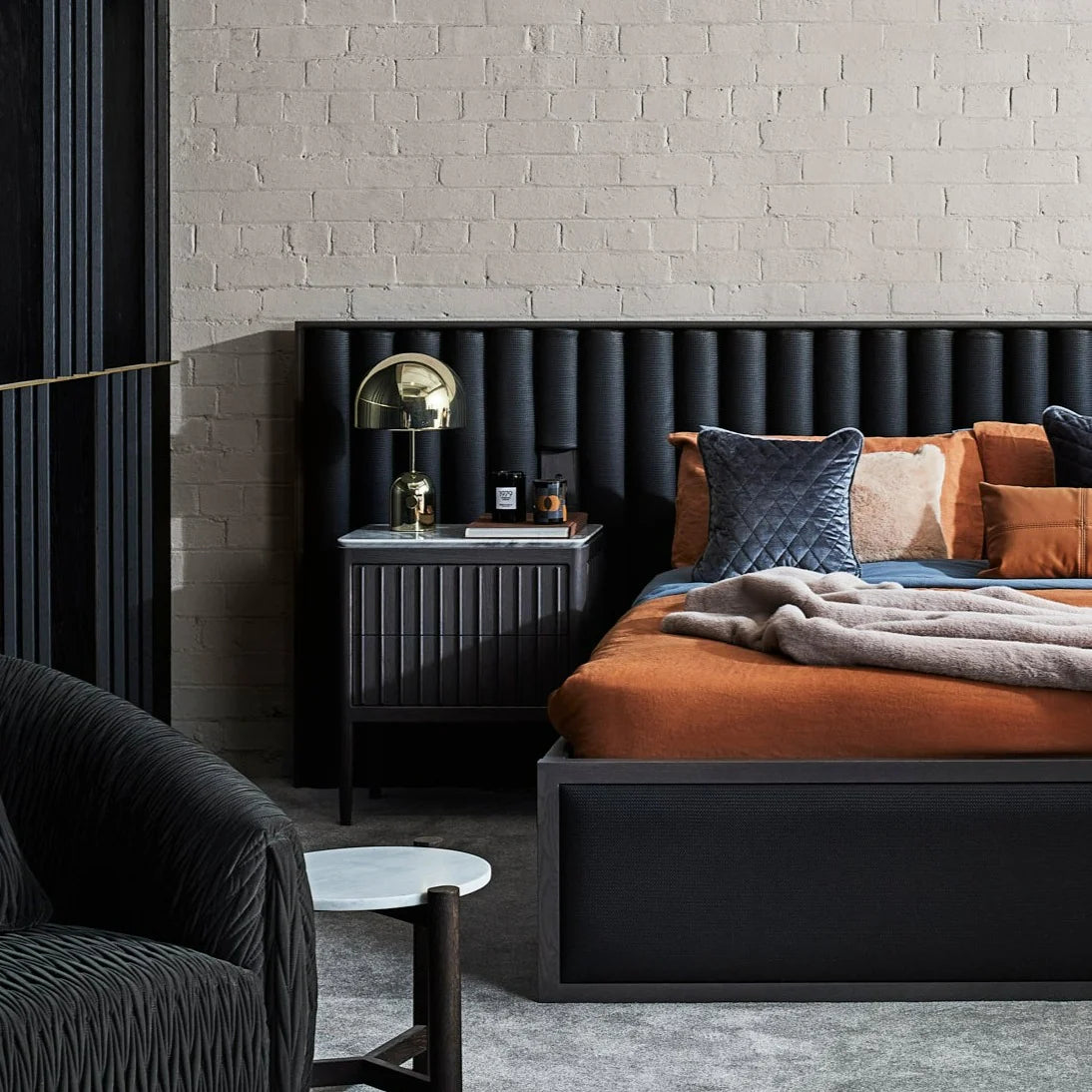 Earnest Extended Boucle Bed