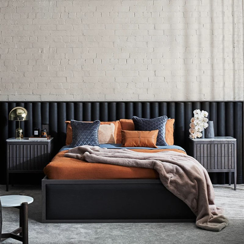 Earnest Extended Boucle Bed