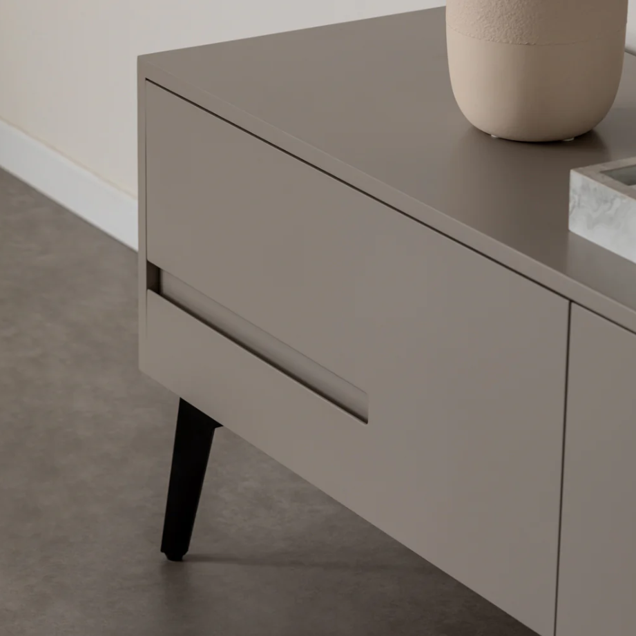 Kravis Media console