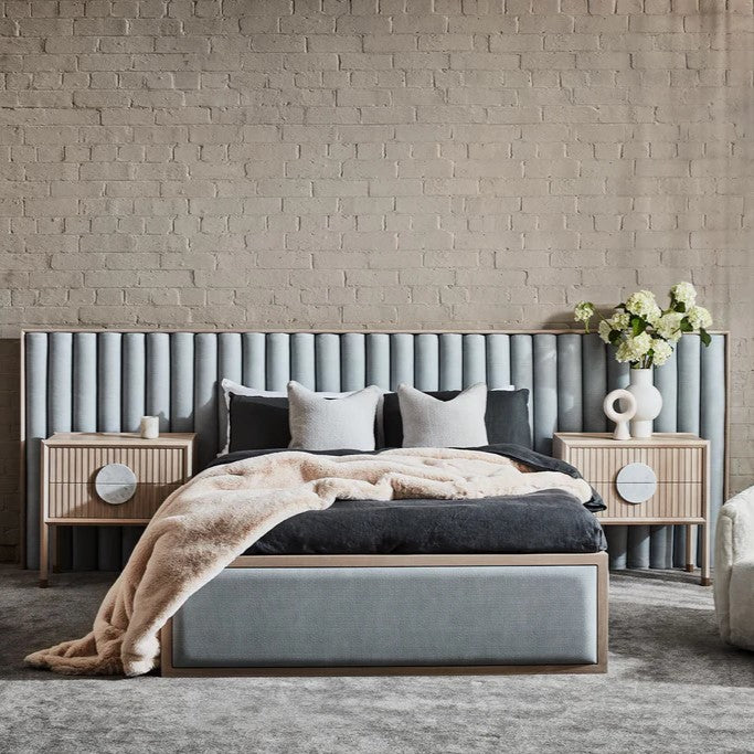 Earnest Extended Boucle Bed