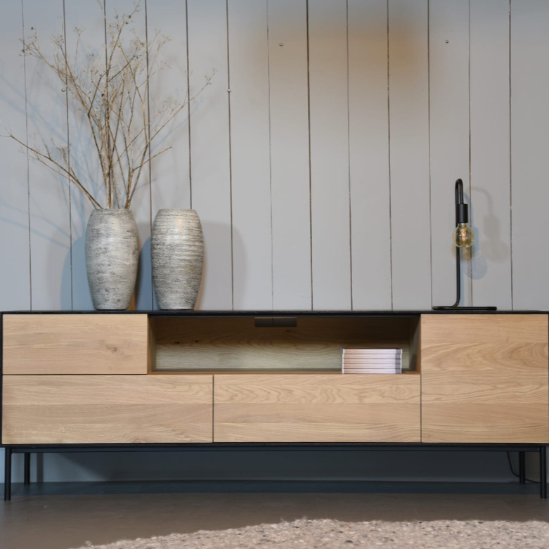 Clinton Media console